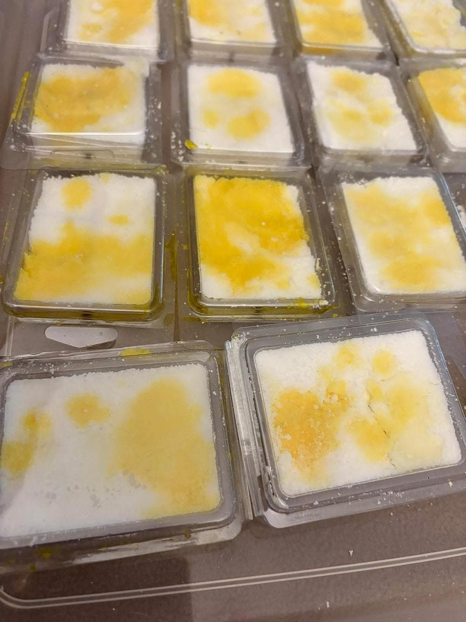 Toilet cleaning bomb