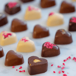 Ultimate Love Heart Box-1