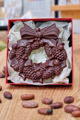 75% Solomon Islands Christmas Chocolate Wreath-1