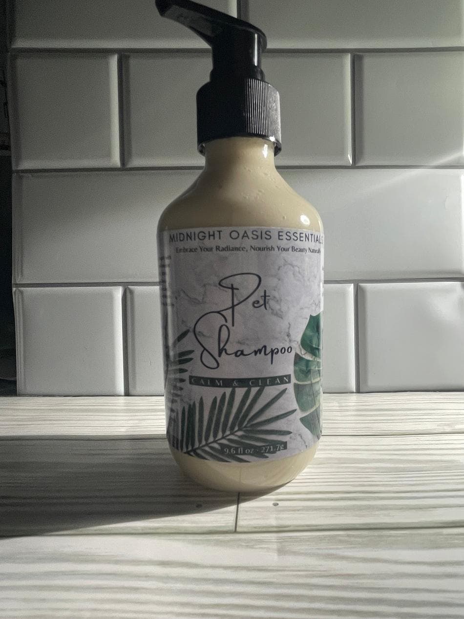 Calm & Clean Chamomile Pet Shampoo – Gentle, Soothing, and Nourishing