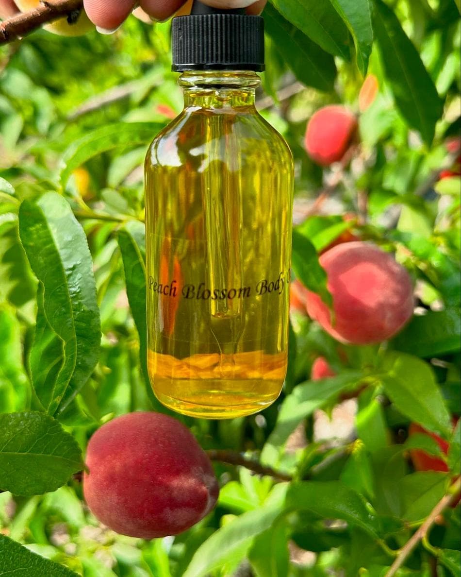 Peach Blossom Body Oil – Nourishing Hydration with a Delicate Peach & Floral Scent